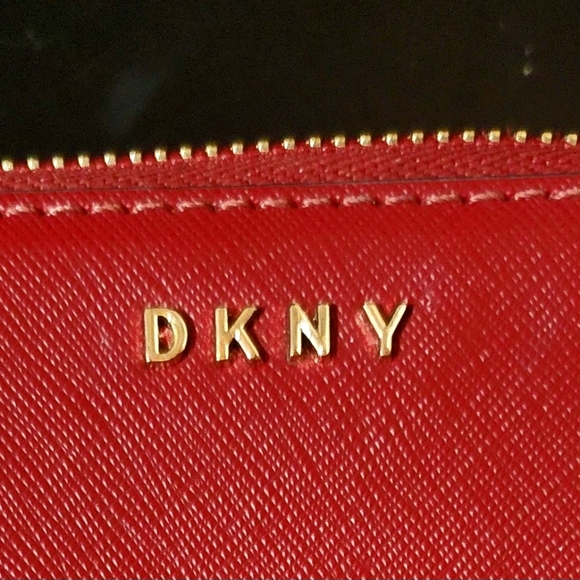 DKNY Grace Large zip around leather wallet - Picture 2 of 3